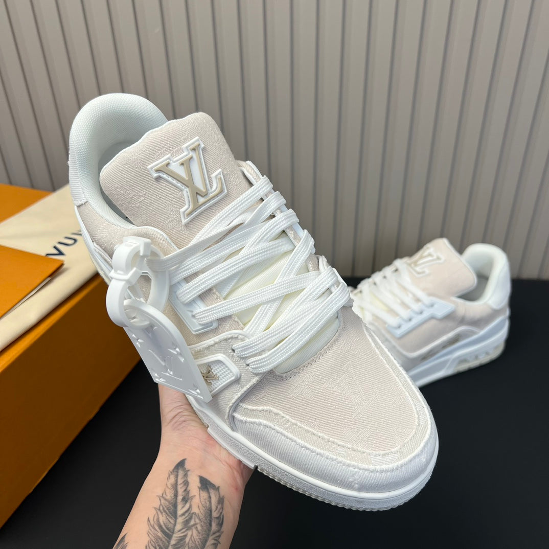 LV TRAINER MONOGRAM