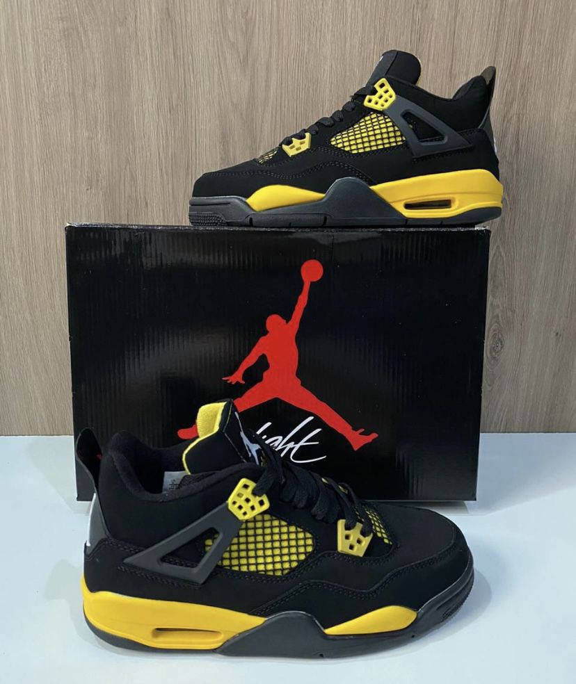 Air Jordan 4 Retro Thunder