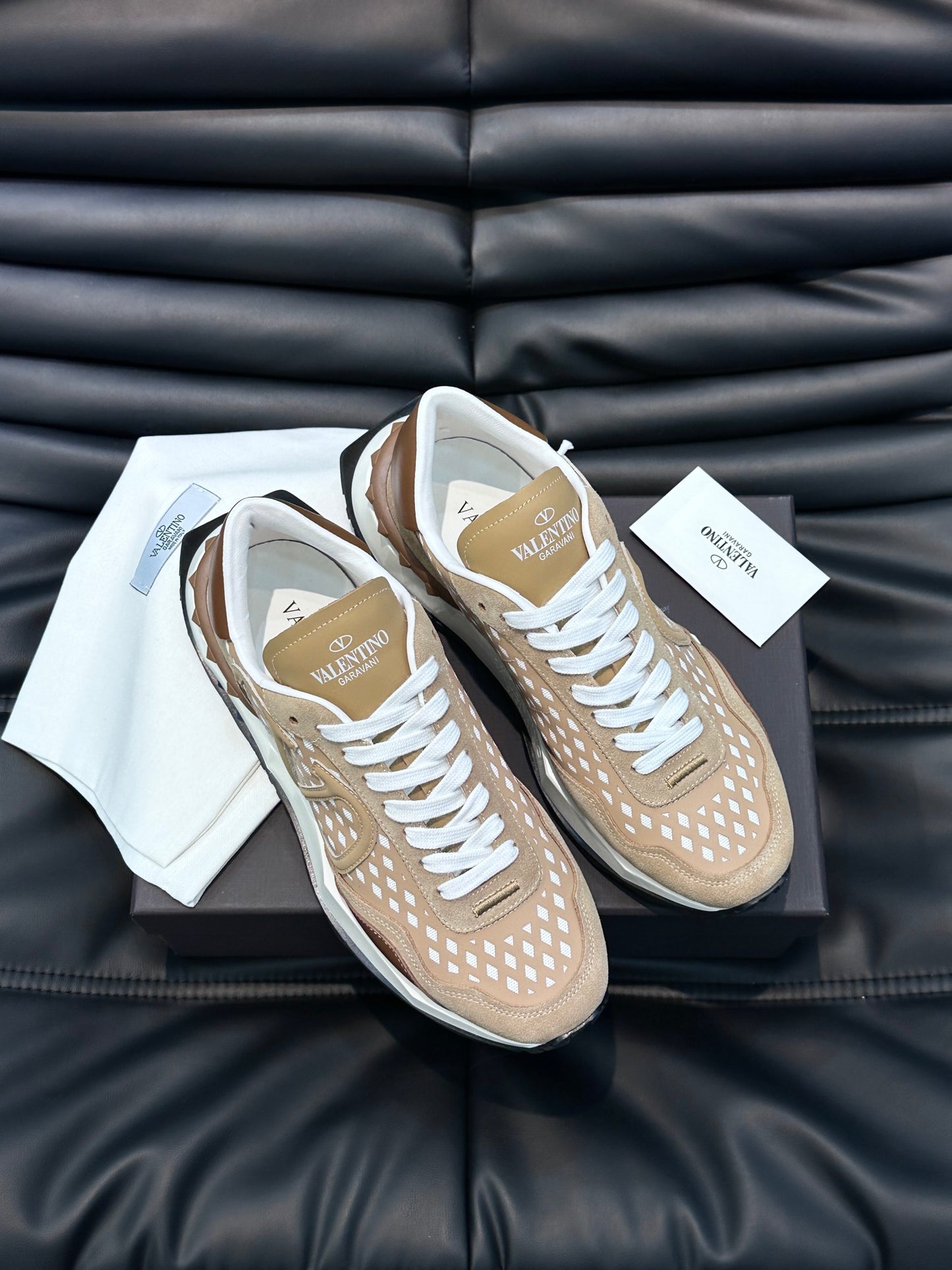 VALENTINO GARAVANI CLASSIC