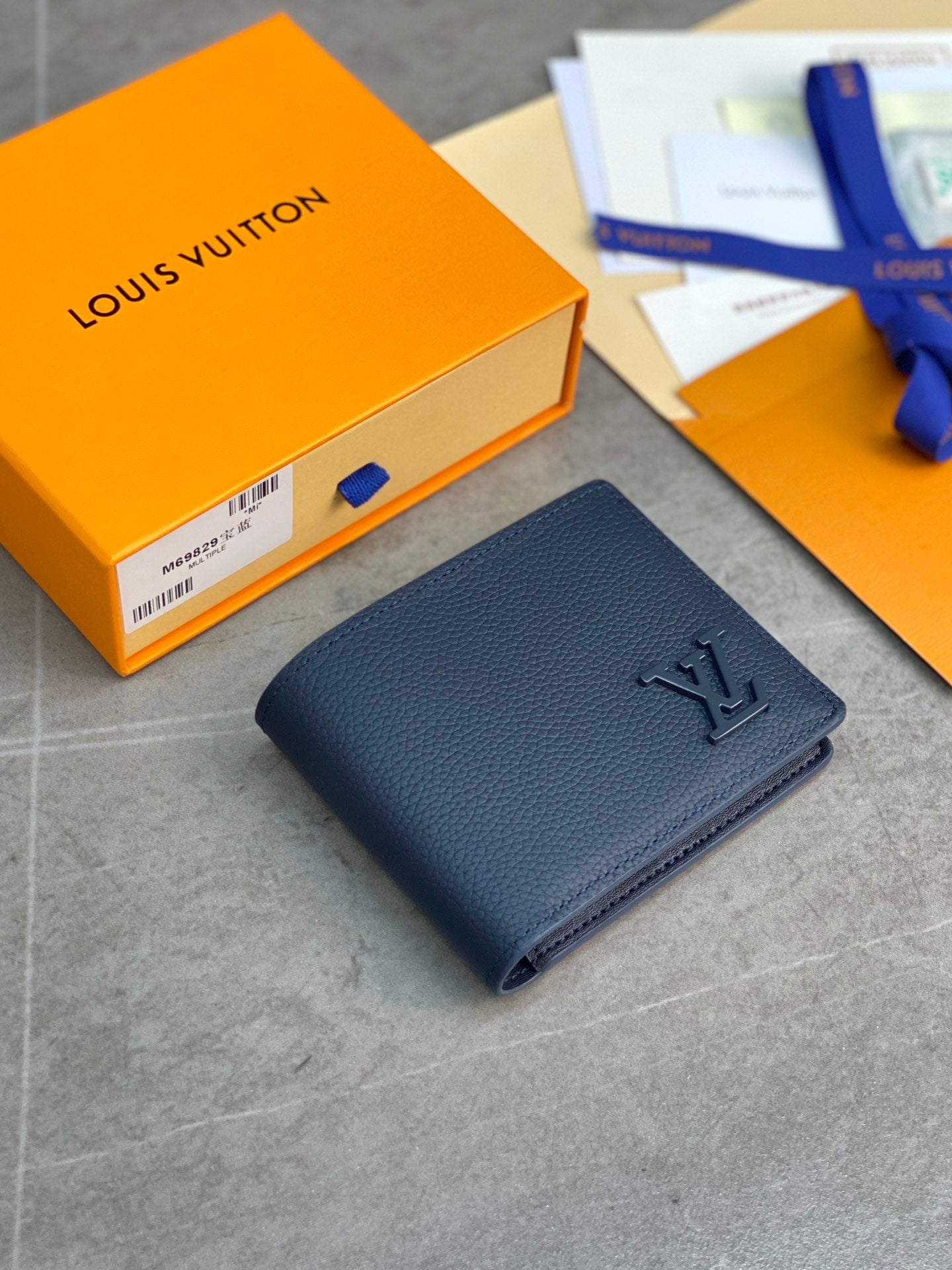 LV WALLET M69829