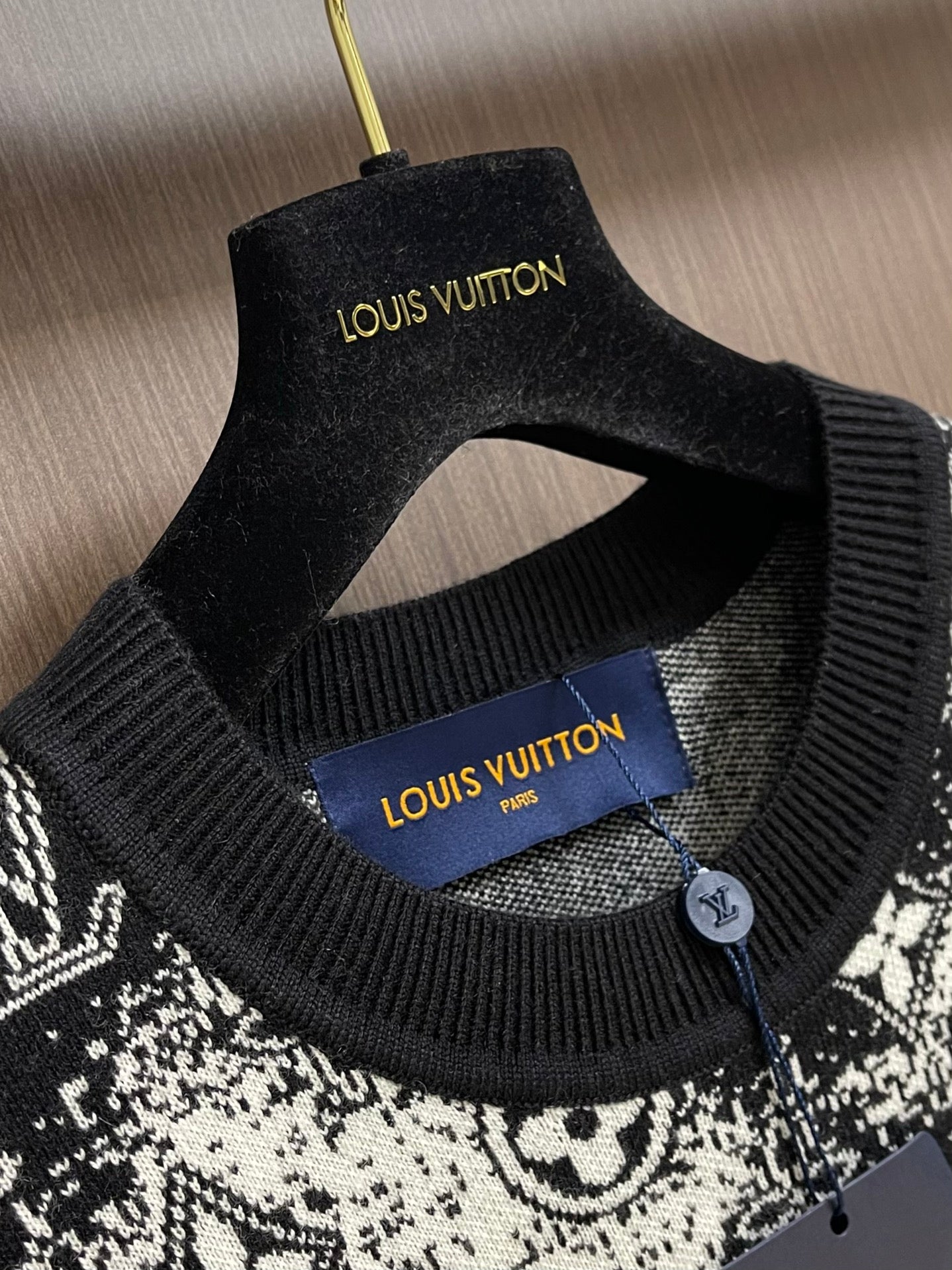 ESTEE-STAINED JACQUARD LV