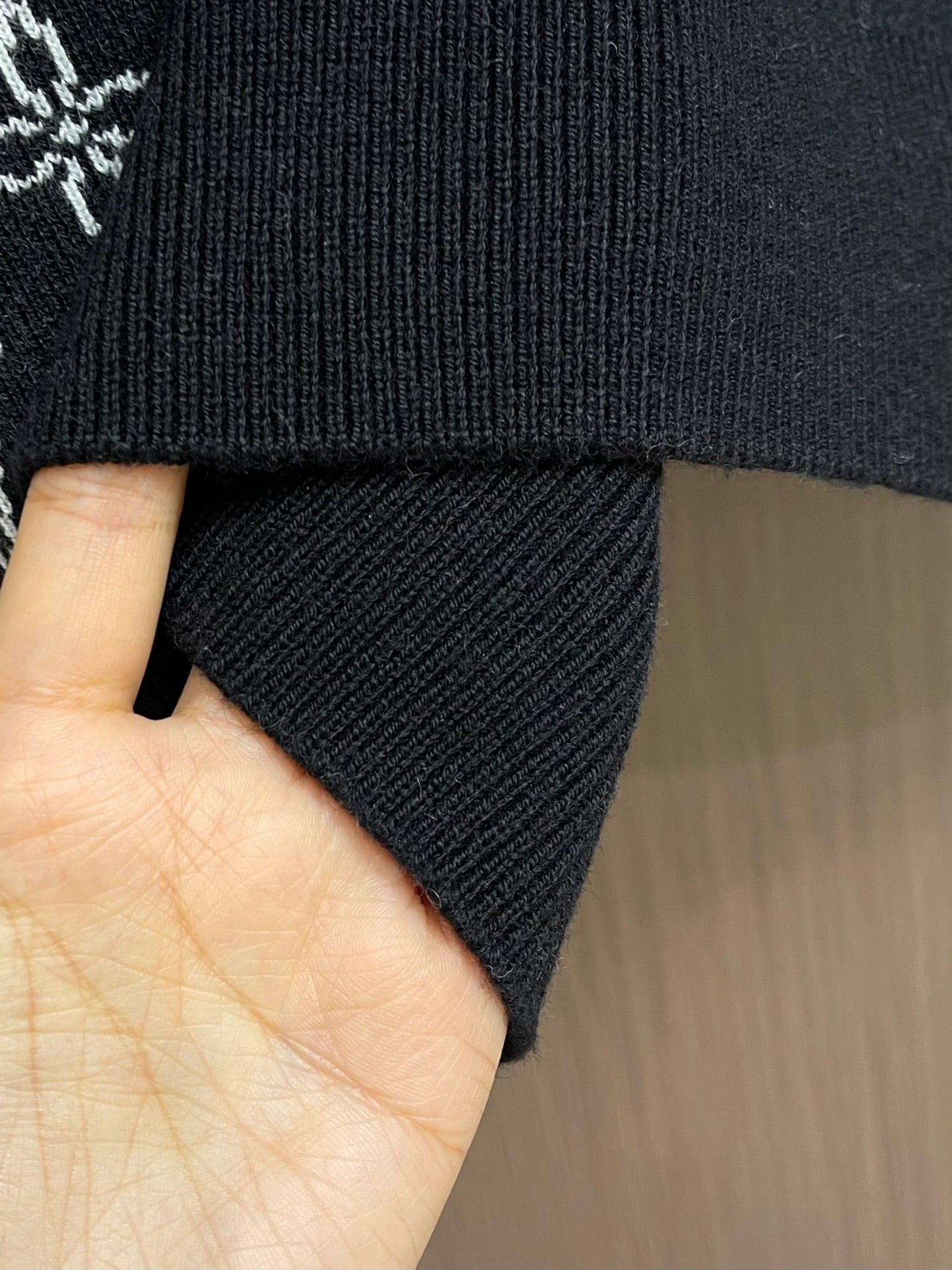 ESTEE-STAINED JACQUARD LV