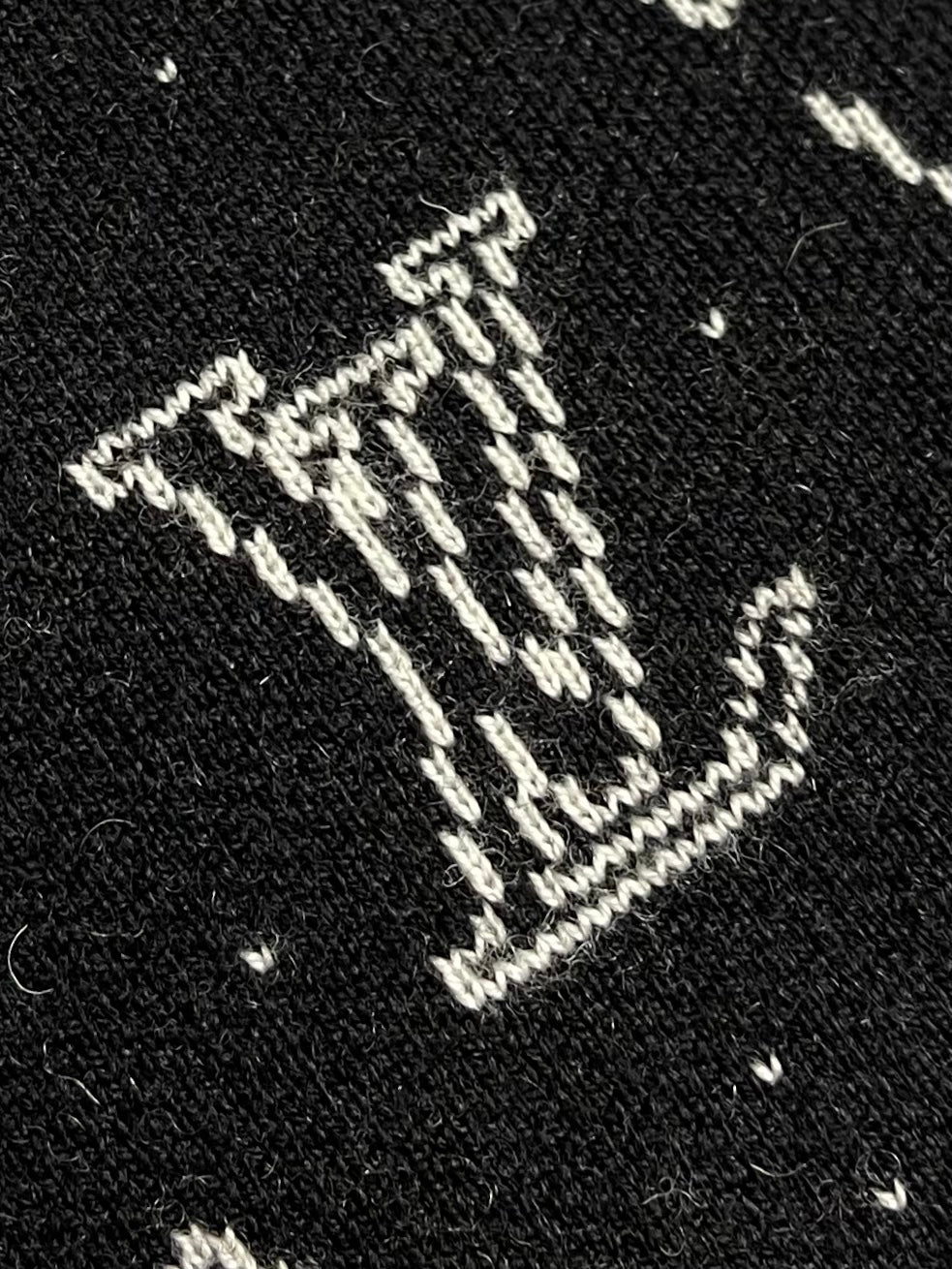 ESTEE-STAINED JACQUARD LV