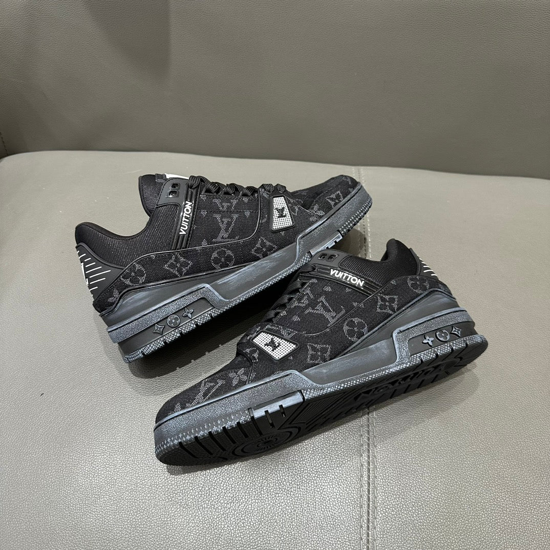 LV BLACK LIMITED EDITION