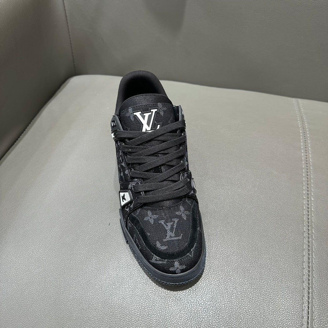 LV BLACK LIMITED EDITION