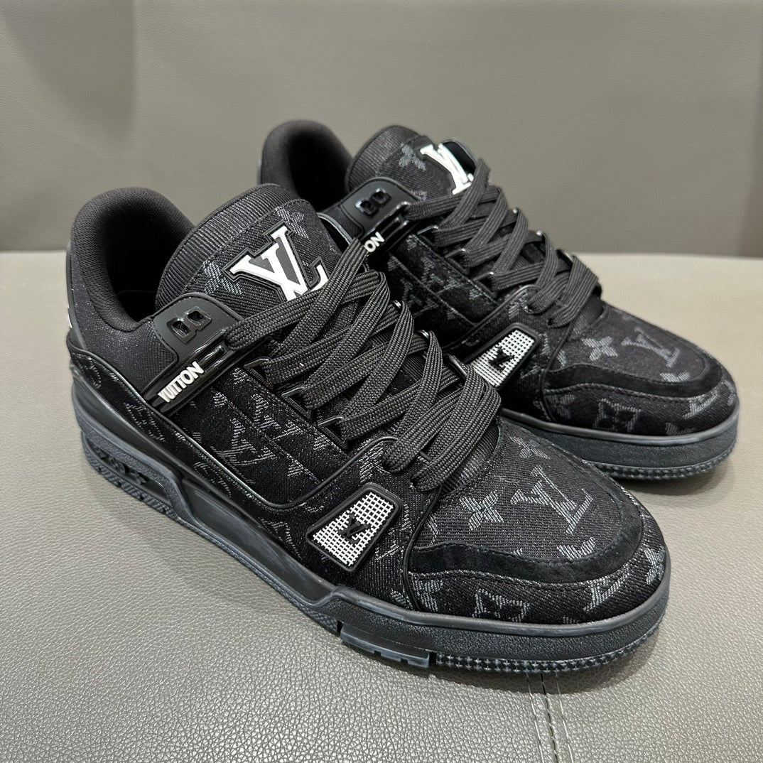 LV BLACK LIMITED EDITION