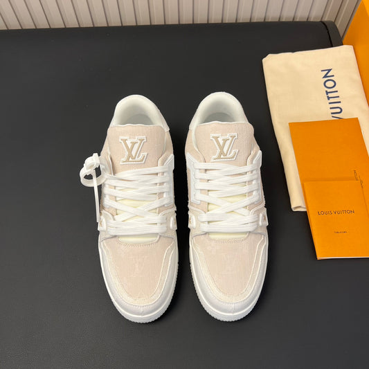 LV TRAINER MONOGRAM