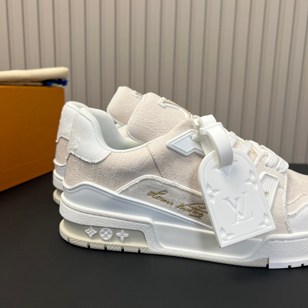 LV TRAINER MONOGRAM