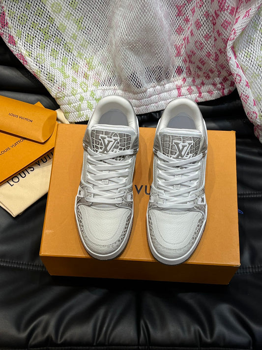 LV LUXURY TRAINER
