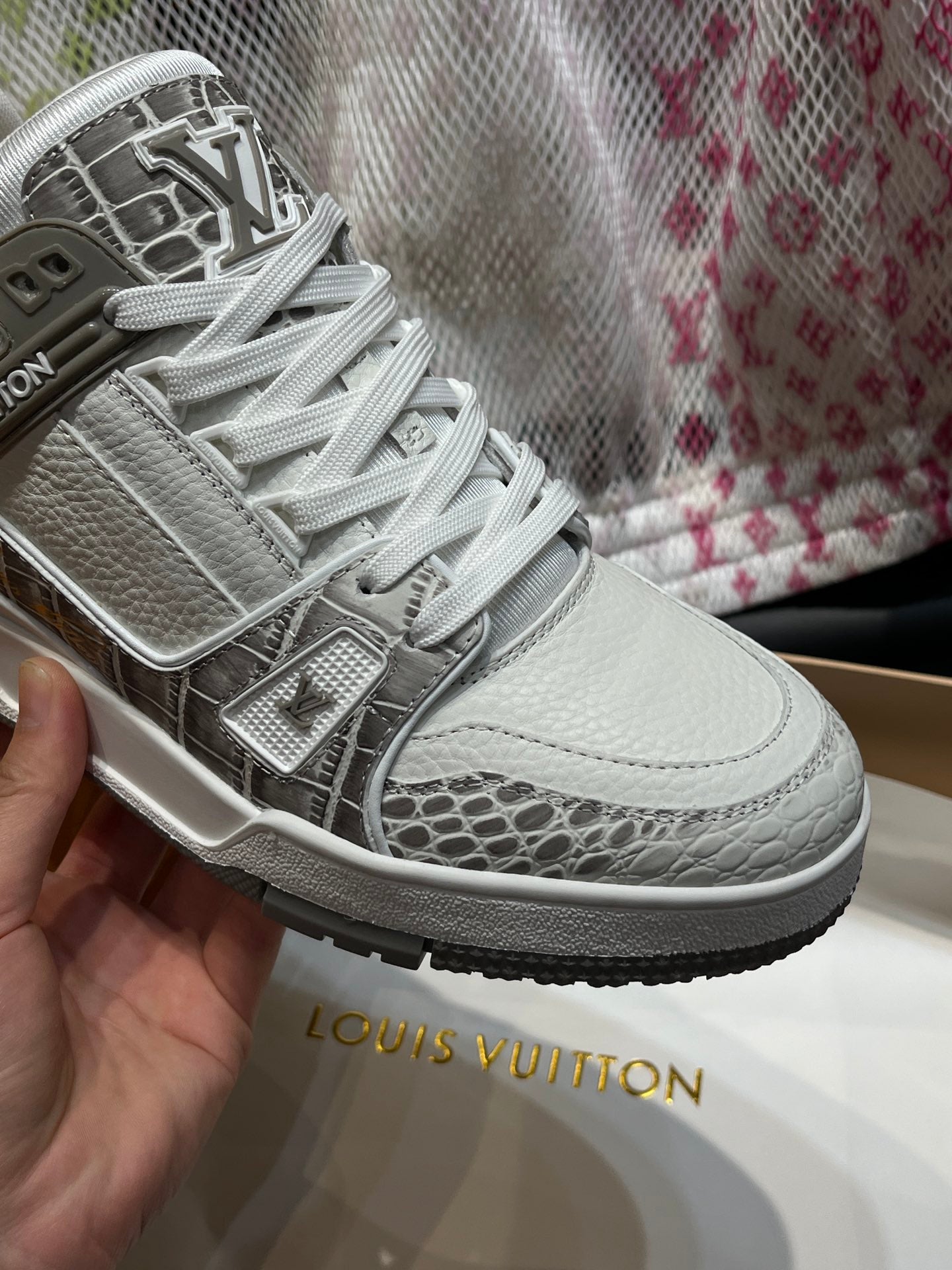 LV LUXURY TRAINER